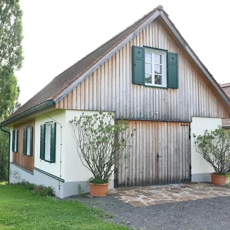 Winzerhaus Im Paradies Panzió Spielfeld